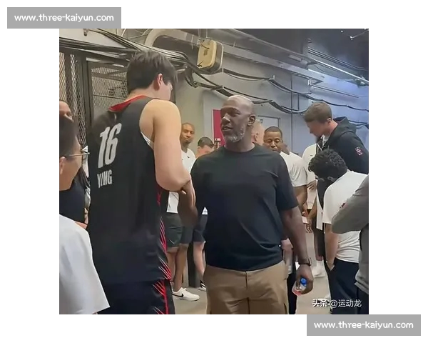 最佳新秀之争白热化:弗拉格、杨翰森与约翰逊的三国杀 最佳新秀之争白热化:弗拉格、杨翰森与约翰逊的三国杀